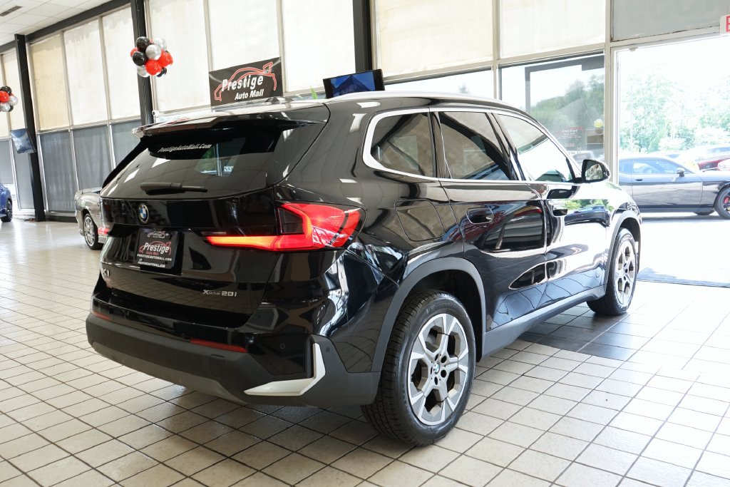 Used 2023 BMW X1 xDrive28i AWD/4WD image 16