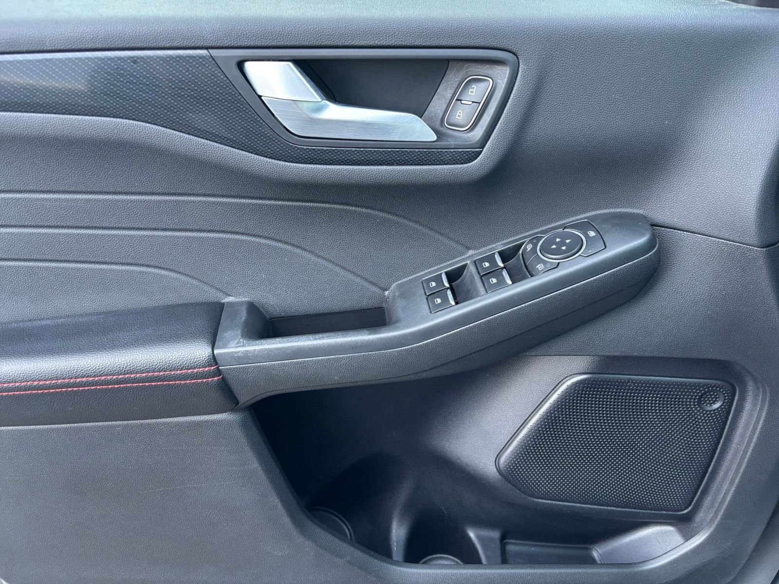 Used 2024 Ford Escape ST-Line image 18