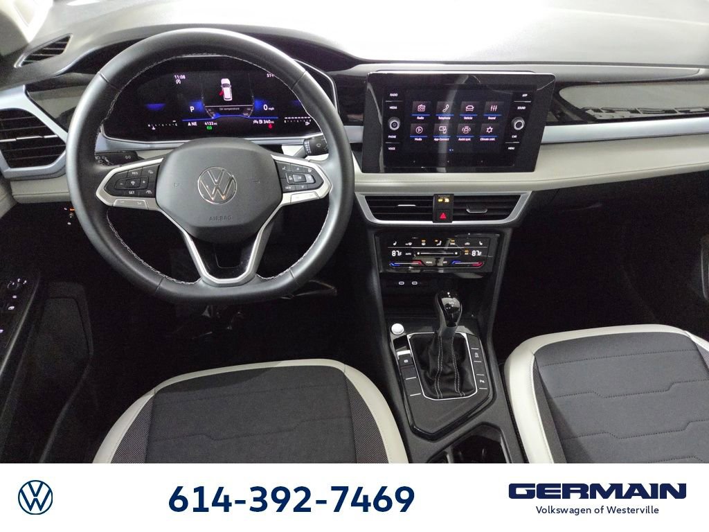 Used 2025 Volkswagen Taos SE image 14