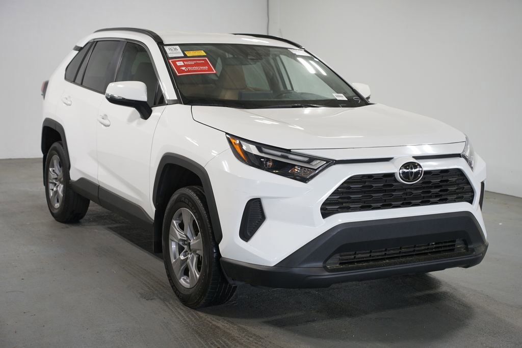 Used 2024 Toyota RAV4 XLE image 3