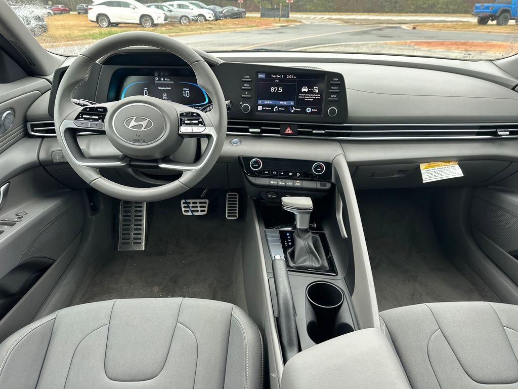 New 2025 Hyundai Elantra Sport image 22