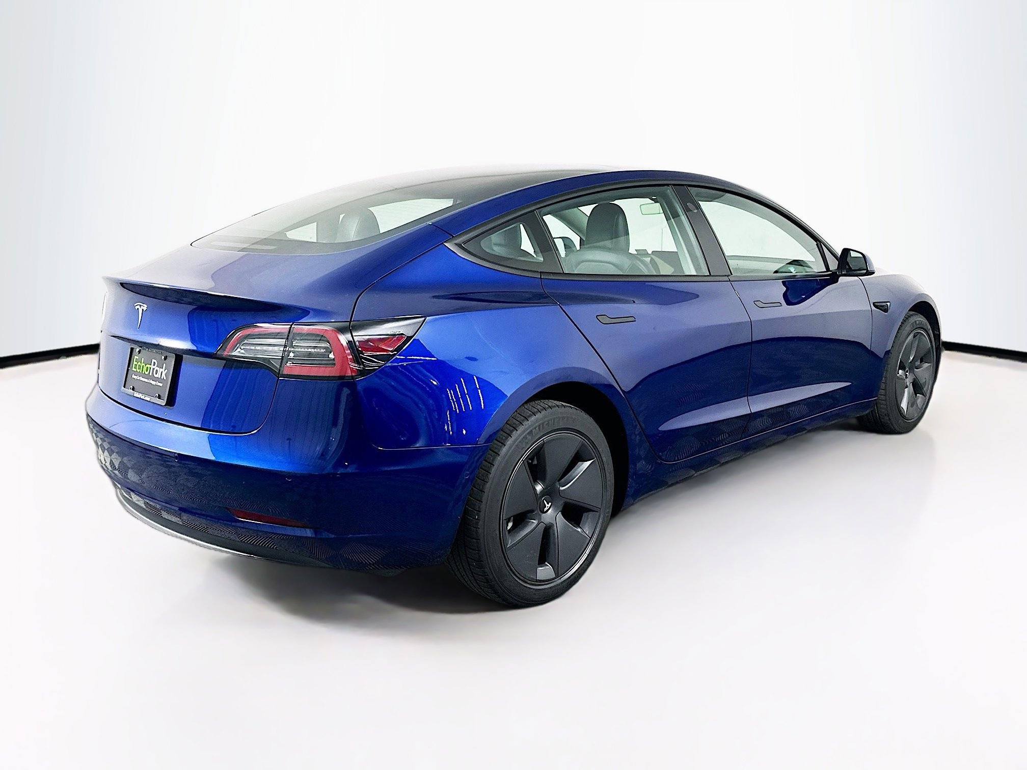 Used 2021 Tesla Model 3 Standard Range Plus image 9