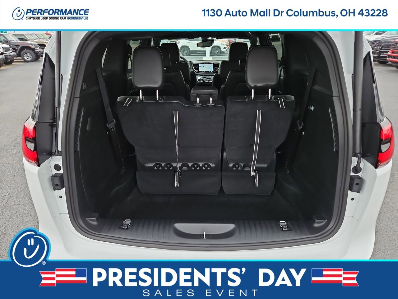 New 2026 Chrysler Pacifica Select image 11