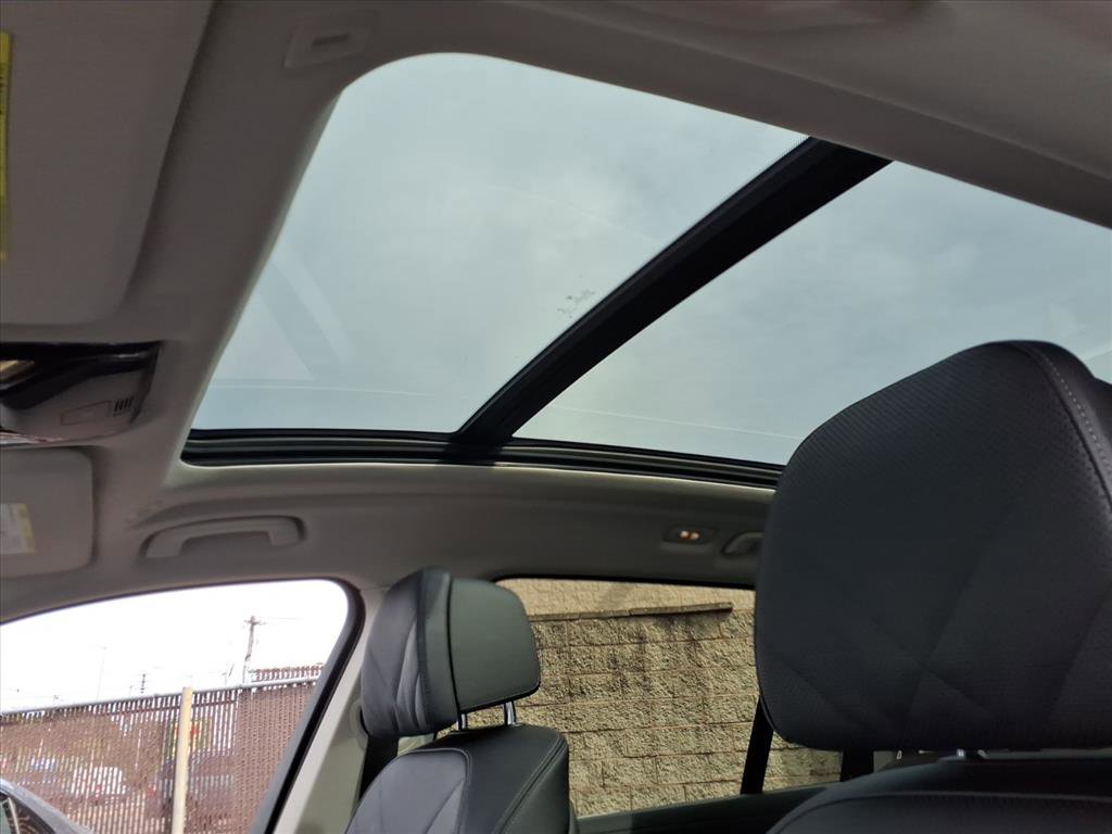 Used 2023 BMW X7 xDrive40i w/ Parking Assistance Package image 29