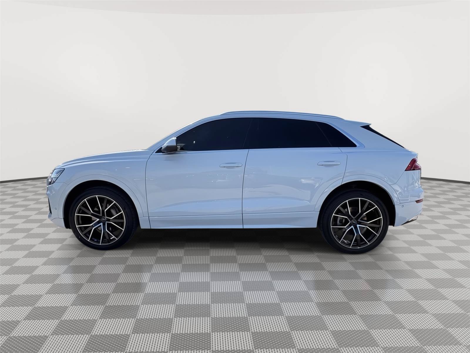 Used 2023 Audi Q8 Premium w/ Convenience Package AWD/4WD image 2