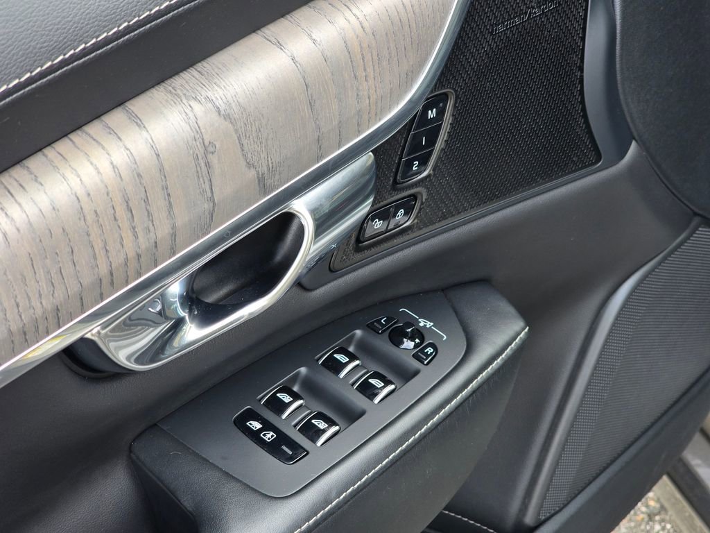 Used 2021 Volvo S90 T6 Inscription image 37