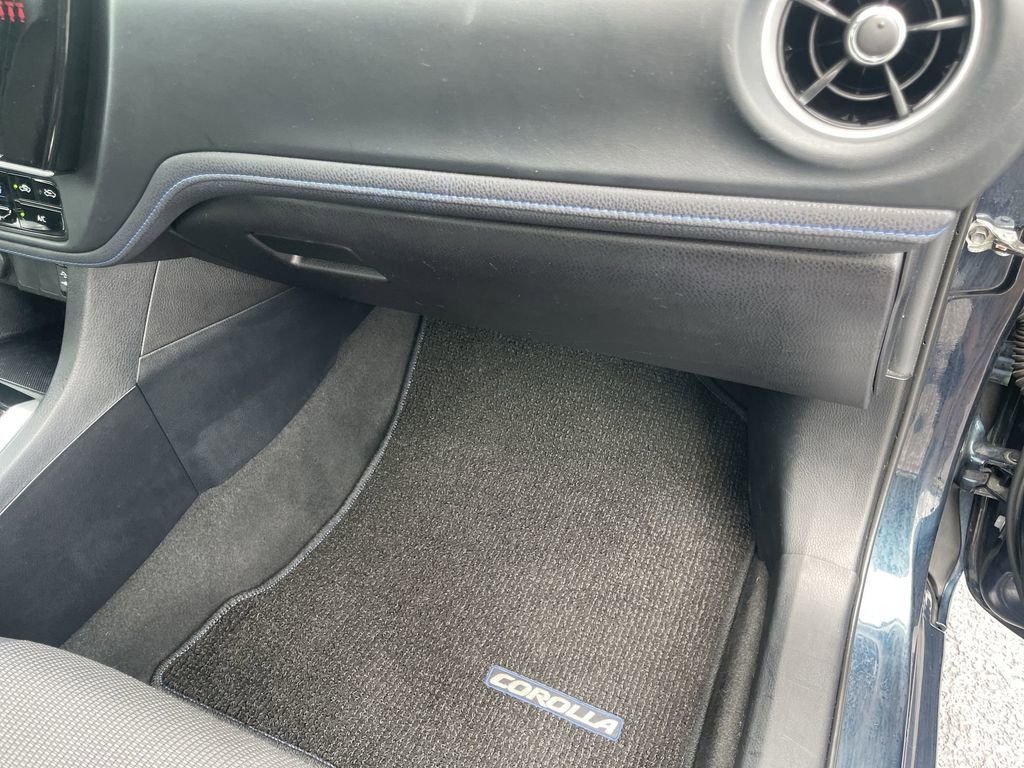 Used 2018 Toyota Corolla SE w/ Carpet Mat Package (TMS) FWD image 31
