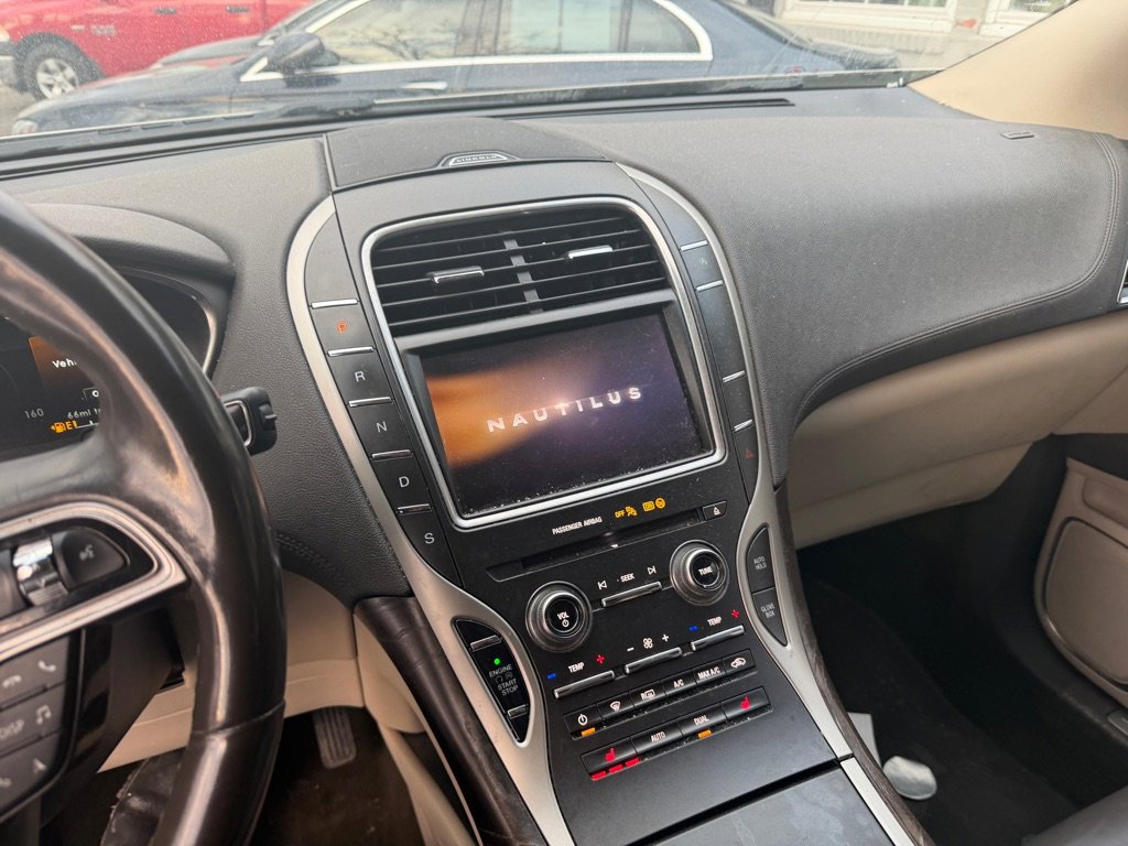 Used 2019 Lincoln Nautilus Select image 8
