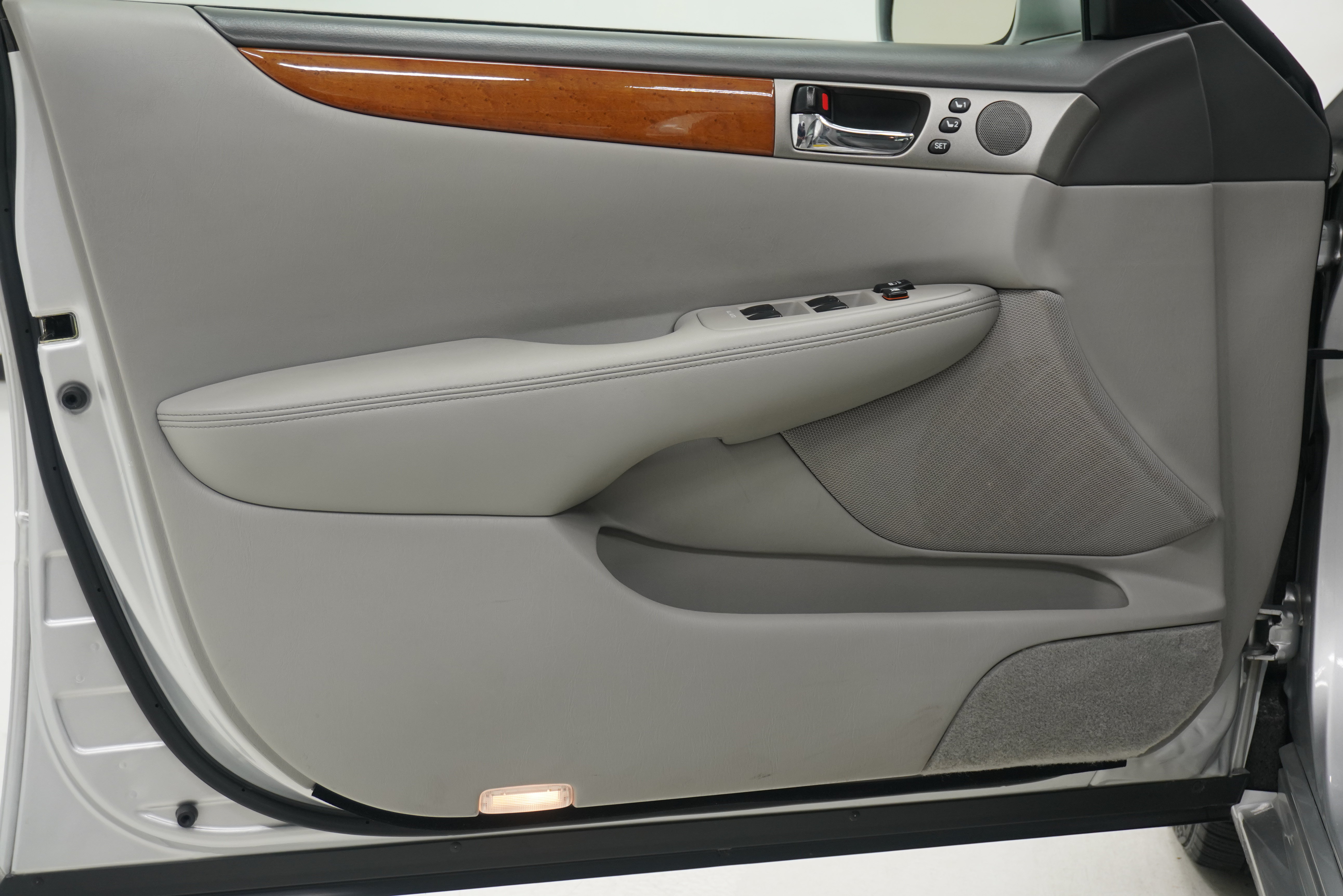 Used 2005 Lexus ES 330 w/ Preferred Accessory Pkg FWD image 13
