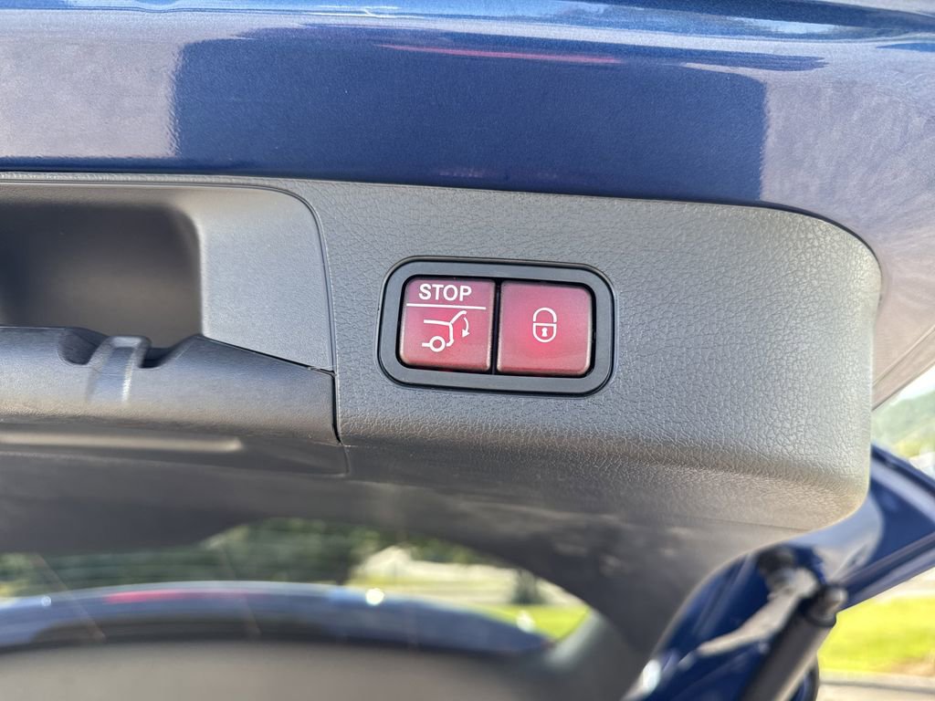 New 2026 Mercedes-Benz GLB 250 4MATIC image 13