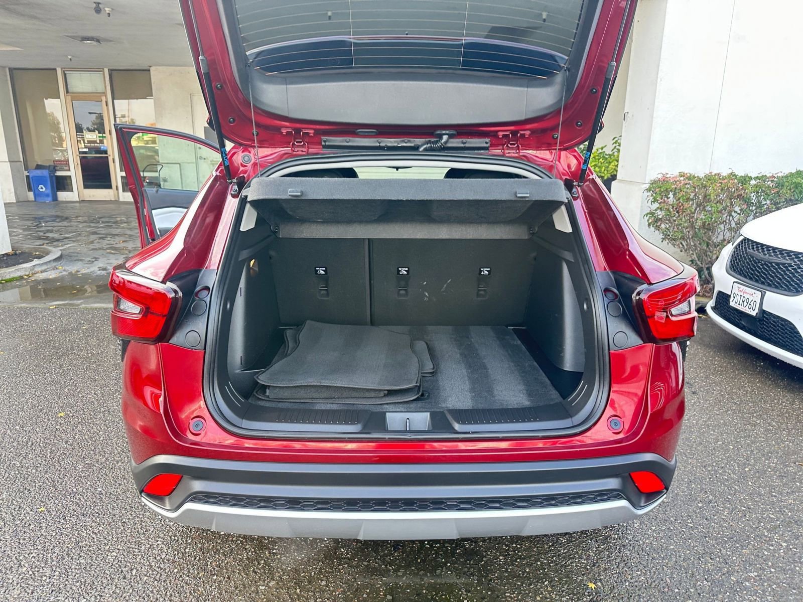 Used 2025 Chevrolet Trax LT image 31