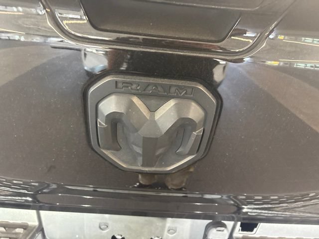 Used 2023 RAM 1500 Laramie AWD/4WD image 12