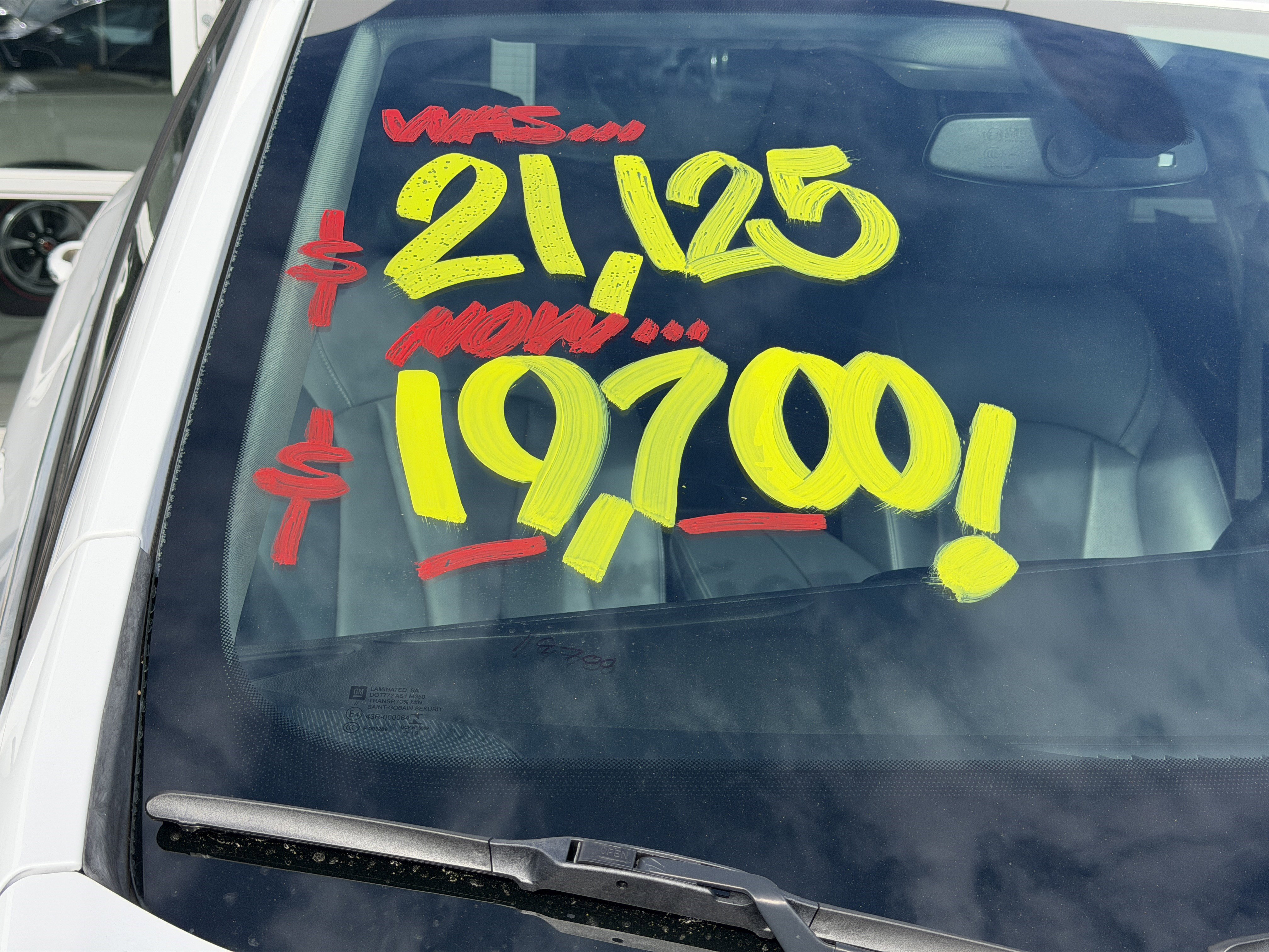 Used 2020 Buick Envision Essence image 2