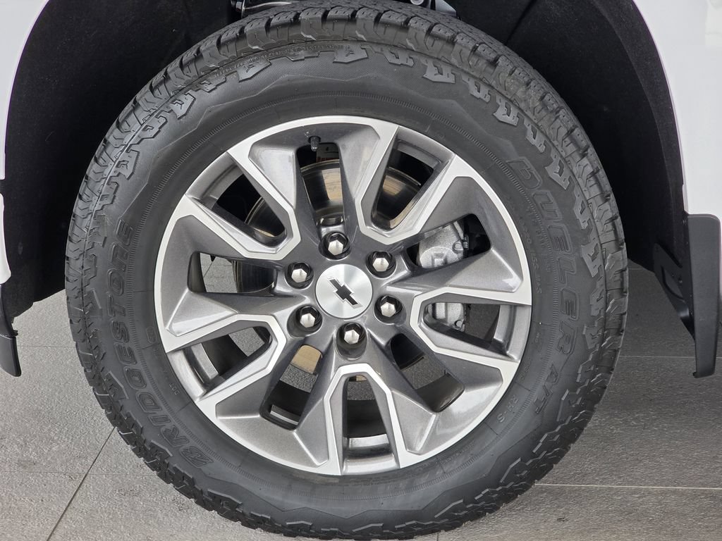 Used 2021 Chevrolet Silverado 1500 RST w/ Convenience Package II AWD/4WD image 11