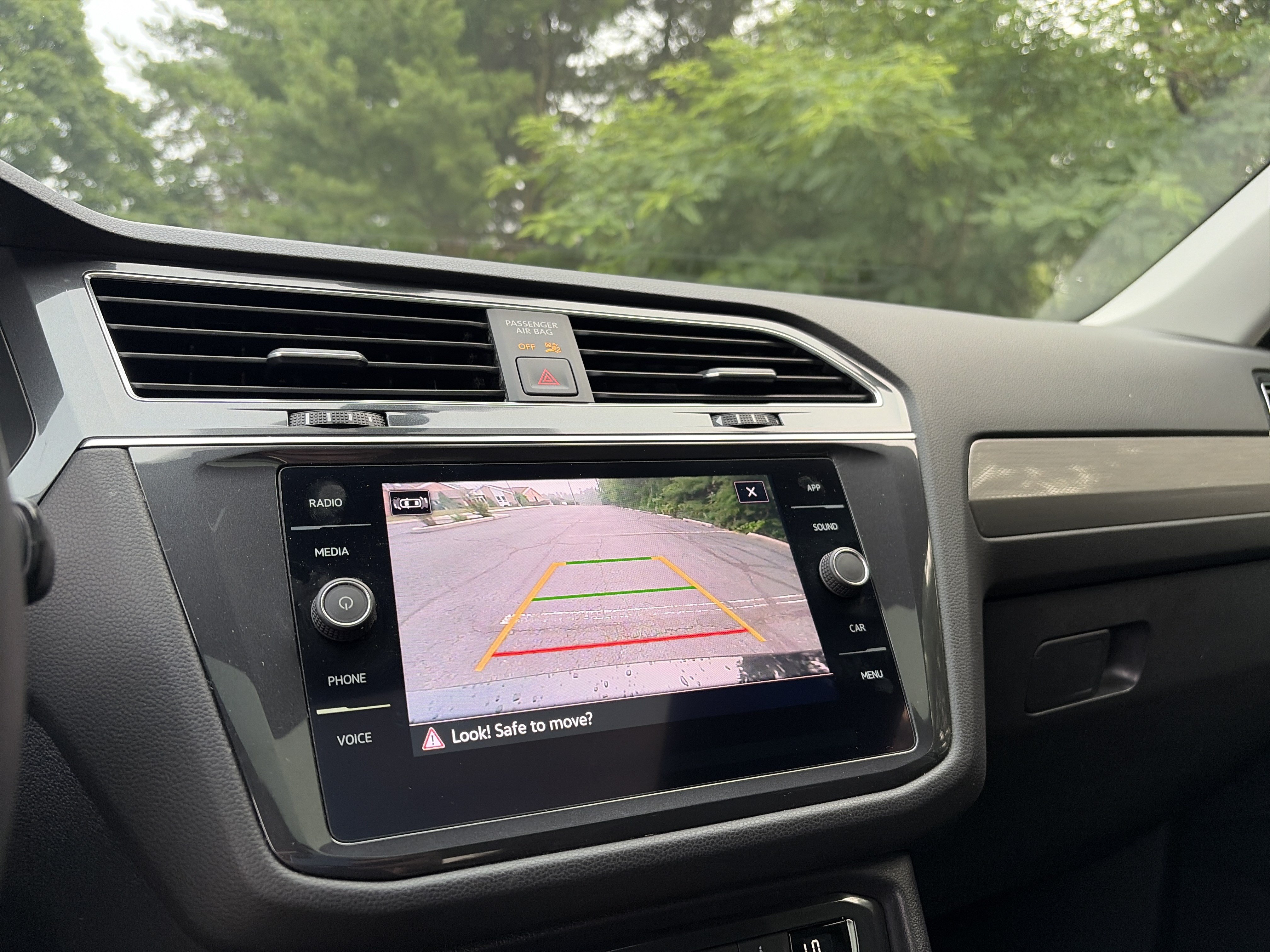 Used 2021 Volkswagen Tiguan SE w/ Panoramic Sunroof Package AWD/4WD image 33