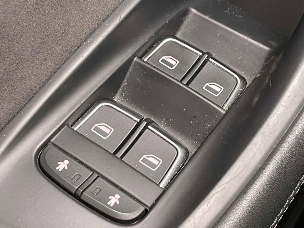 Used 2018 Audi S6 Premium Plus w/ Comfort Seating Package image 37