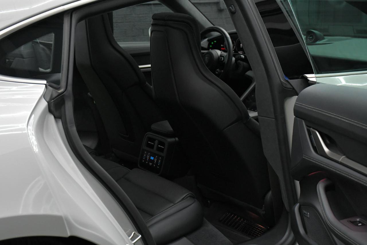 Used 2025 Porsche Taycan Turbo image 44