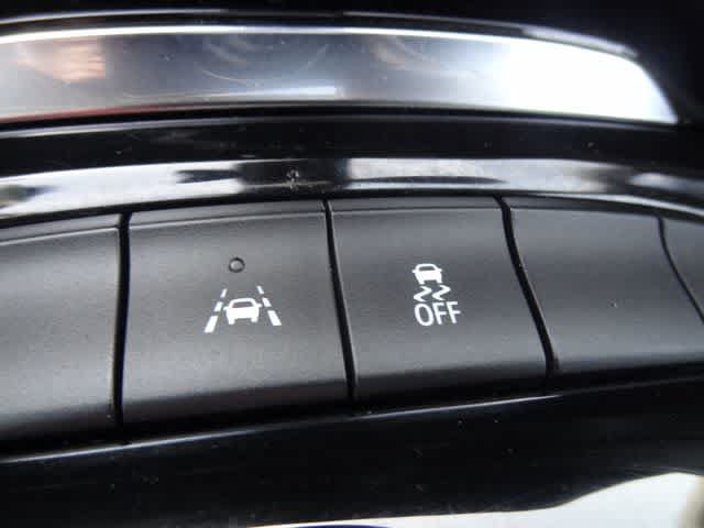Used 2023 Buick Envision Essence w/ Sport Touring Package FWD image 37