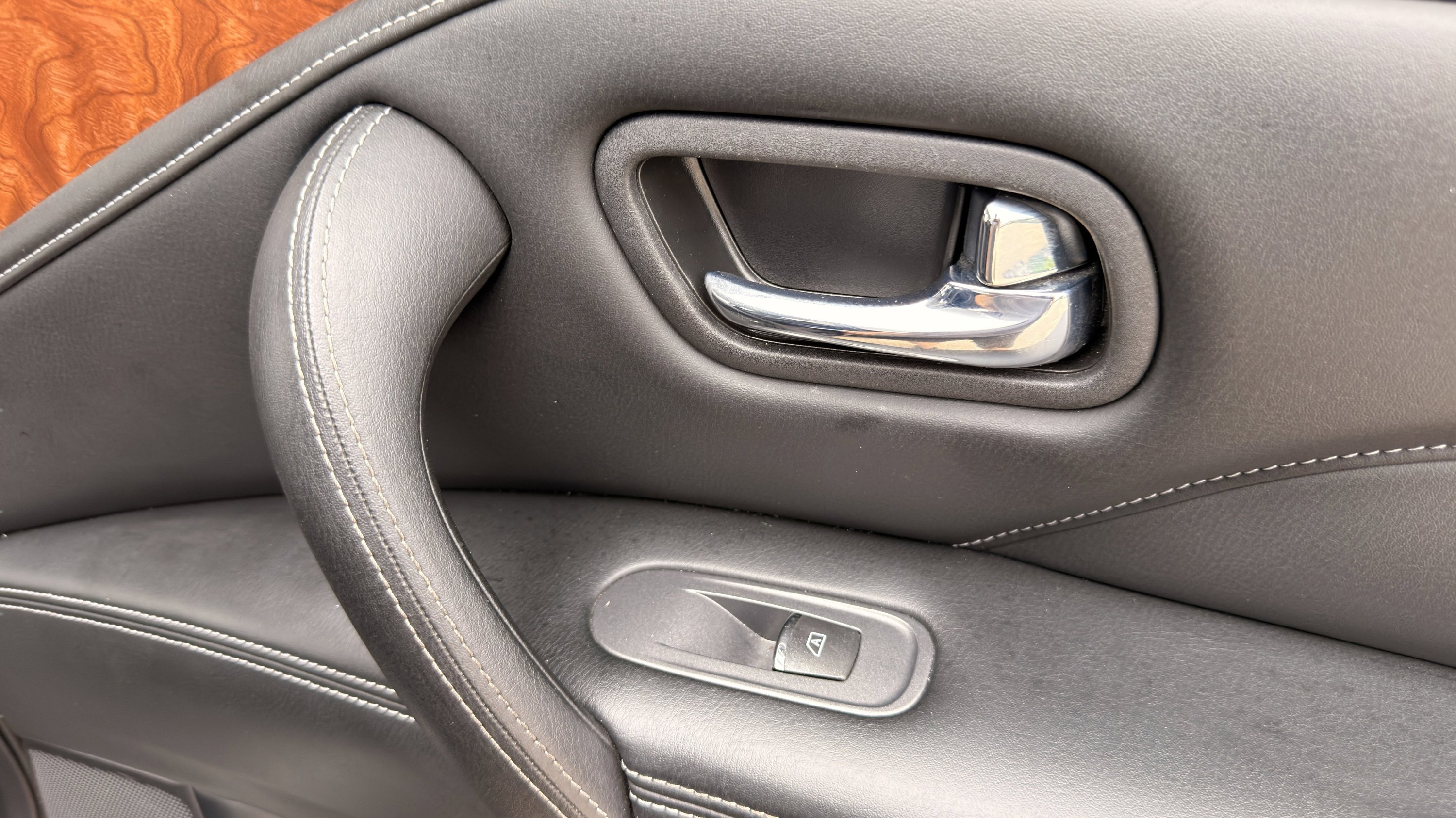 Used 2019 INFINITI QX80 Luxe RWD image 44