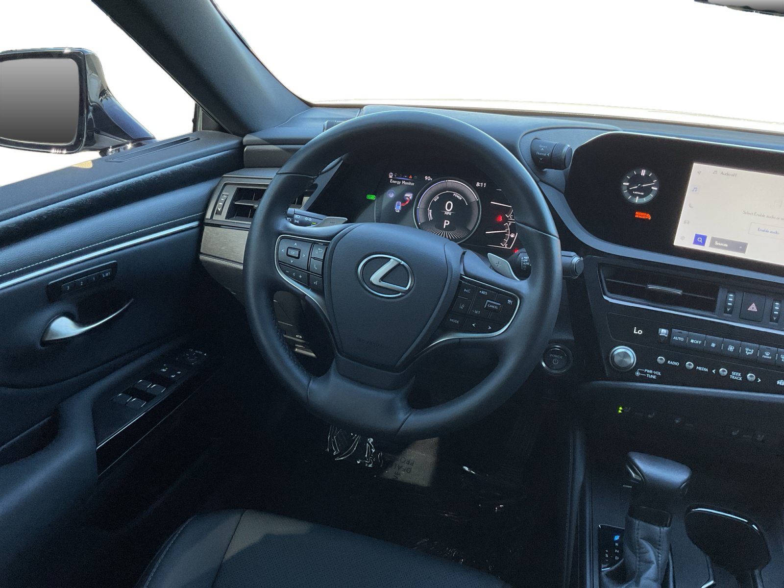 Used 2025 Lexus ES 300h w/ Premium Package FWD image 11