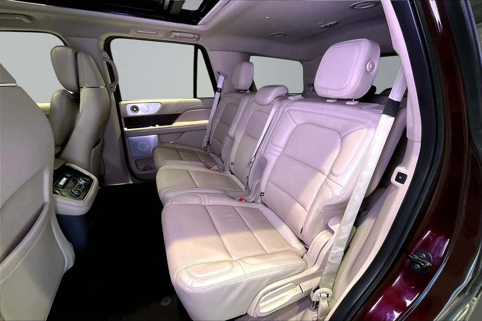 Used 2020 Lincoln Navigator Reserve w/ Luxury Package AWD/4WD image 21