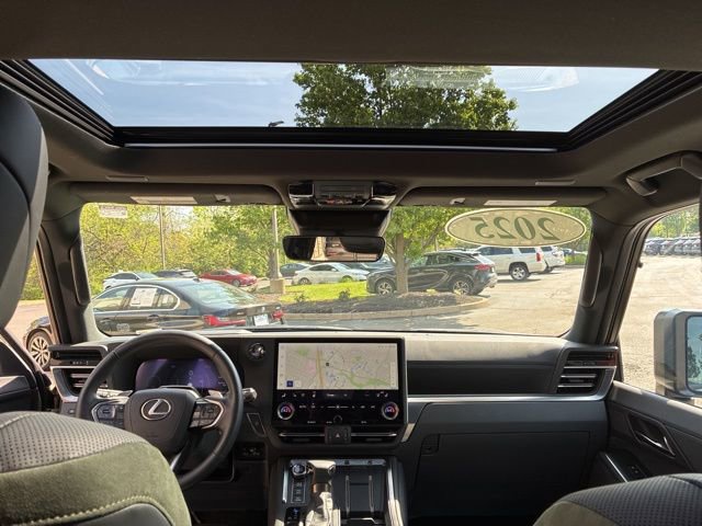 Used 2025 Lexus GX 550 AWD/4WD image 44