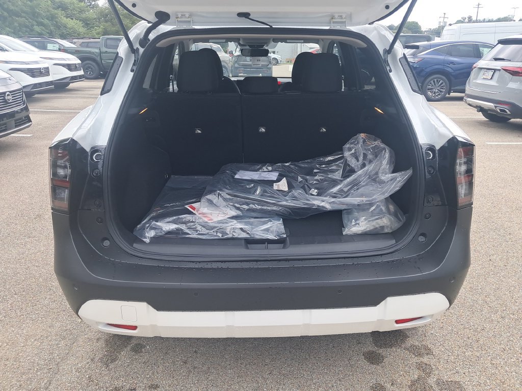 New 2026 Nissan Kicks SV w/ Interior Electronics Package FWD image 24