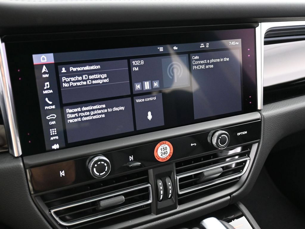 Certified 2026 Porsche Macan AWD/4WD image 21