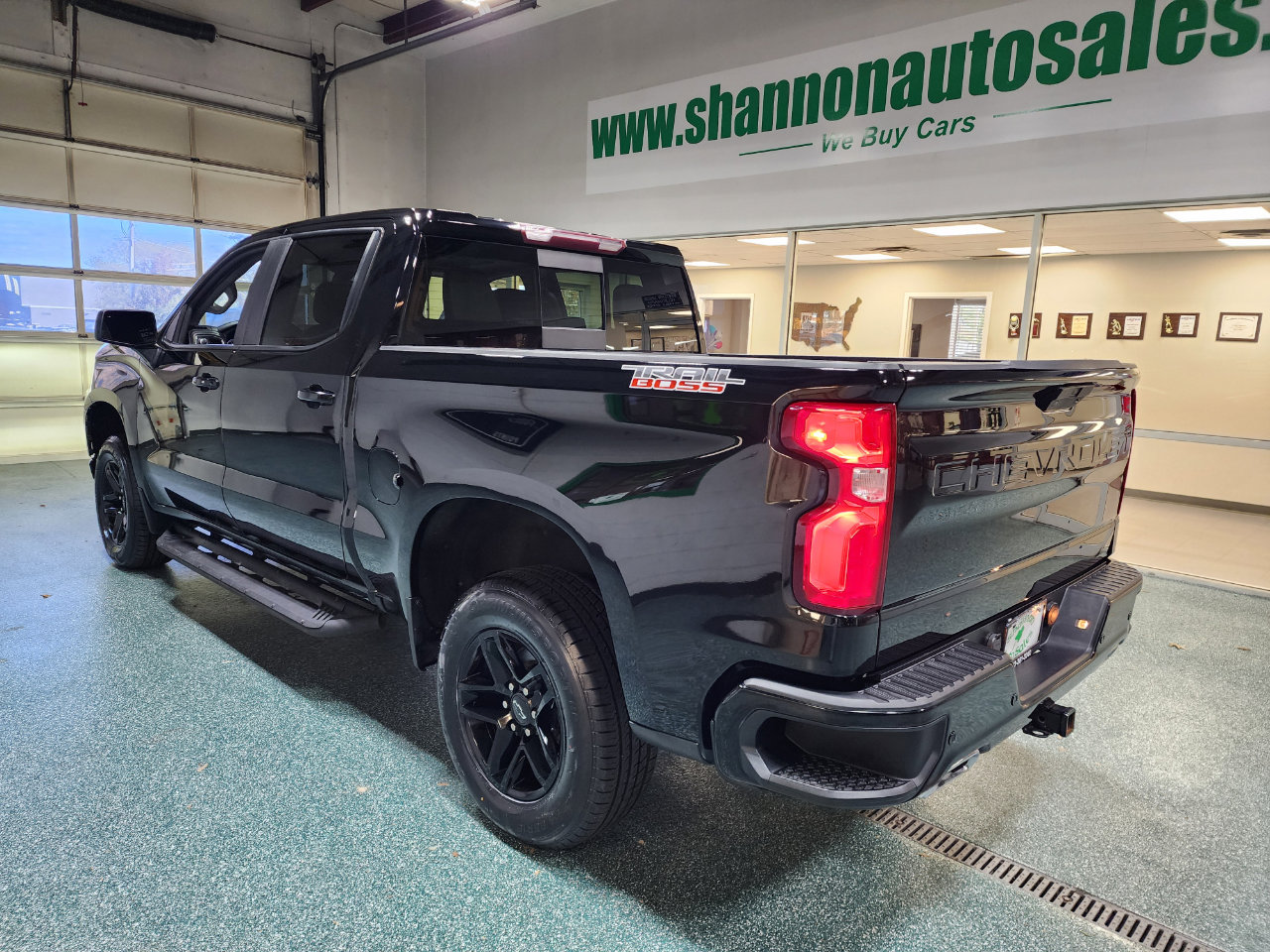 Used 2020 Chevrolet Silverado 1500 LT Trail Boss image 9