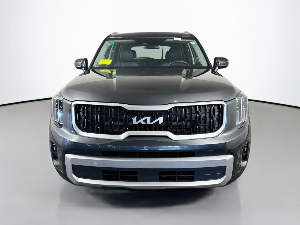 Used 2023 Kia Telluride EX w/ EX Captain's Chair Package FWD image 11