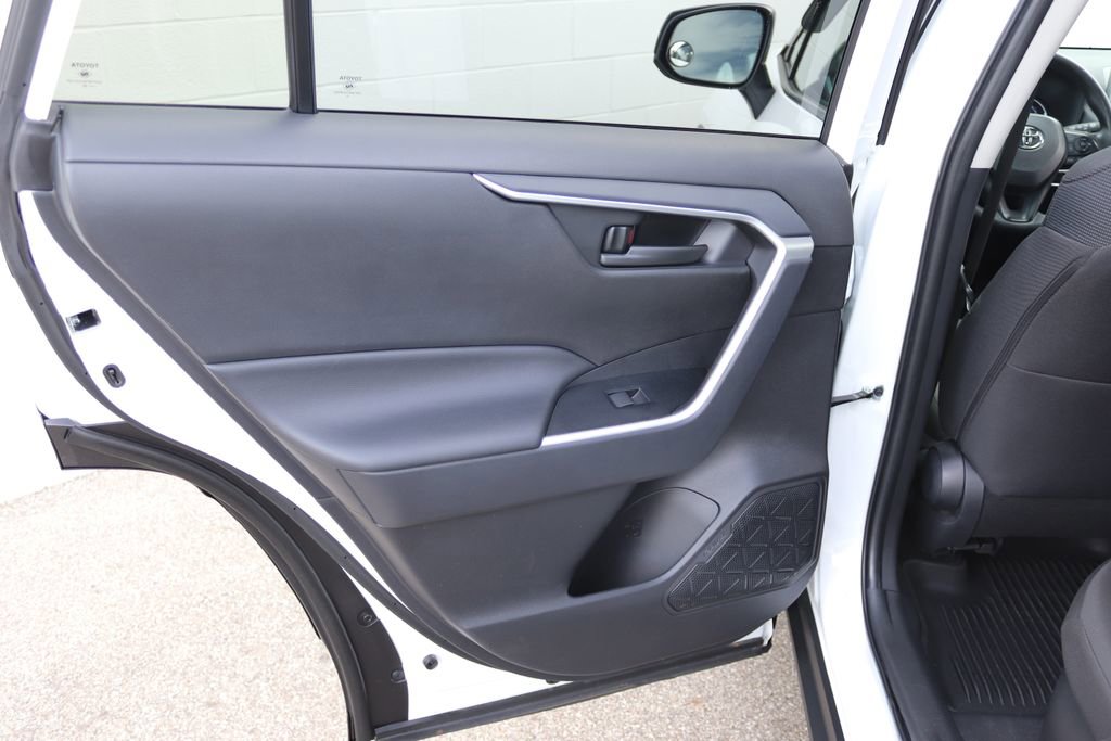 Used 2025 Toyota RAV4 LE AWD/4WD image 12