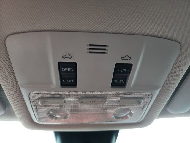 Used 2017 Toyota Corolla SE image 16