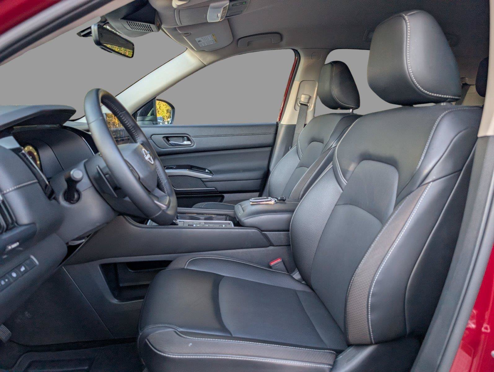 Used 2026 Nissan Pathfinder SL FWD image 15