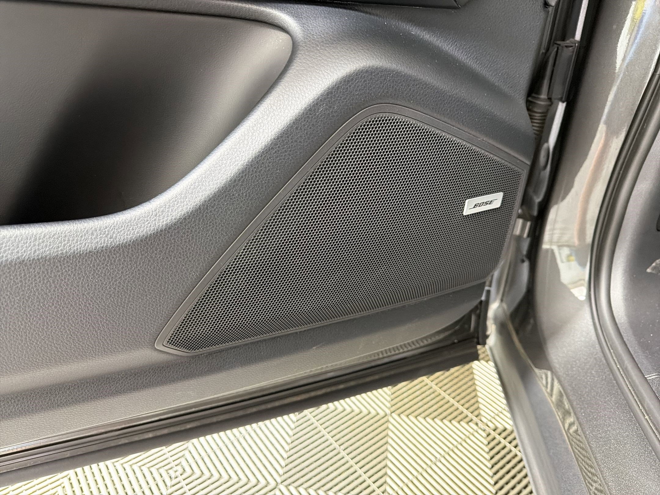 Used 2019 Porsche Cayenne E-Hybrid image 22