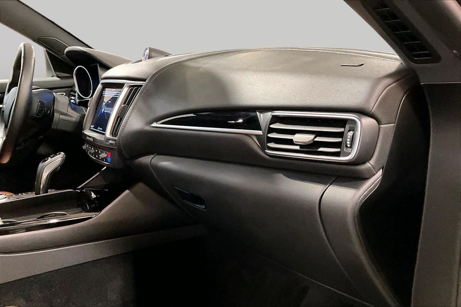Used 2019 Maserati Levante AWD/4WD image 19