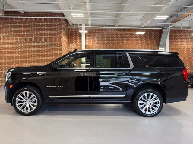 Used 2023 GMC Yukon XL Denali w/ Max Trailering Package AWD/4WD image 4