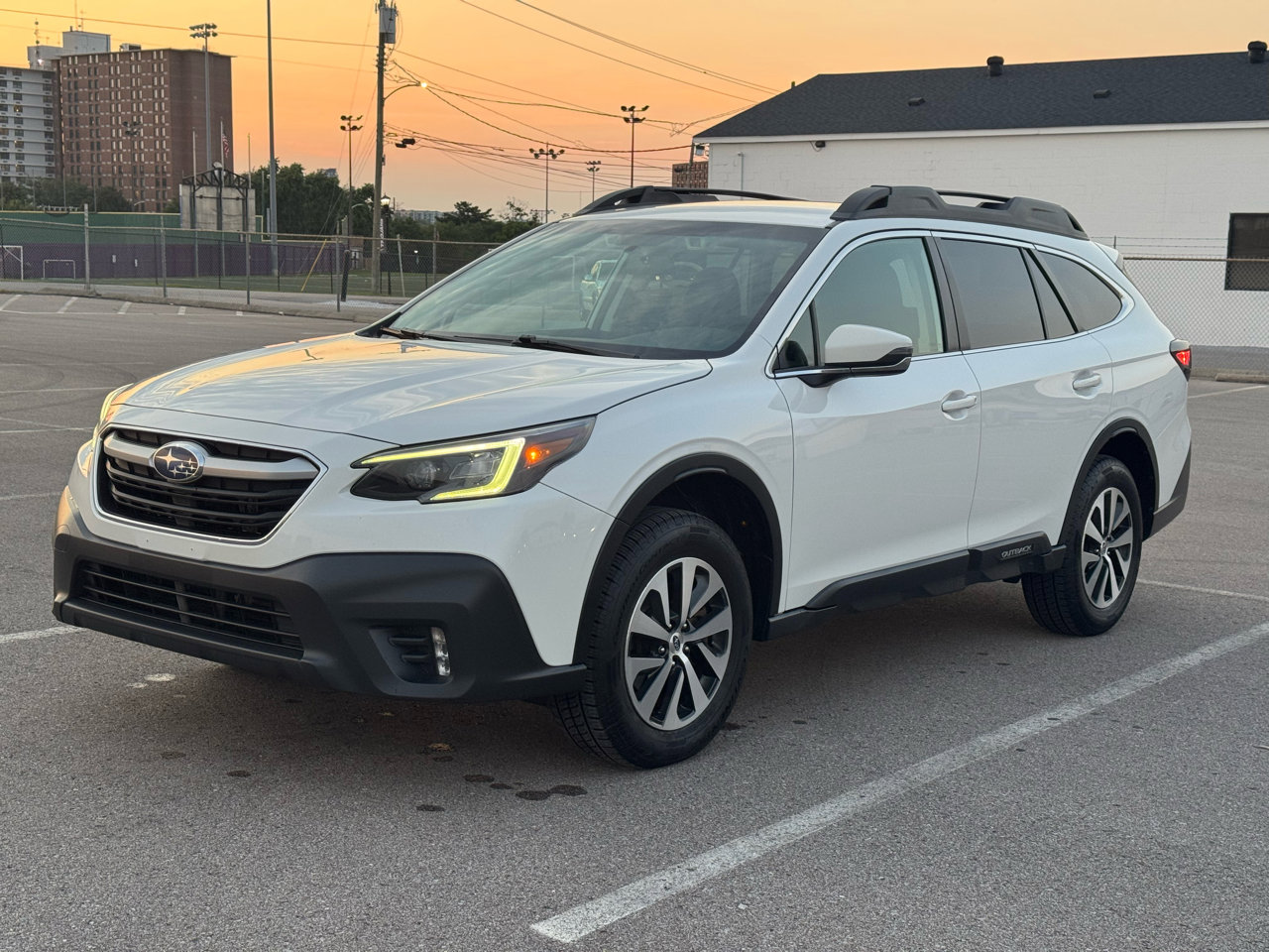 Used 2022 Subaru Outback Premium image 4