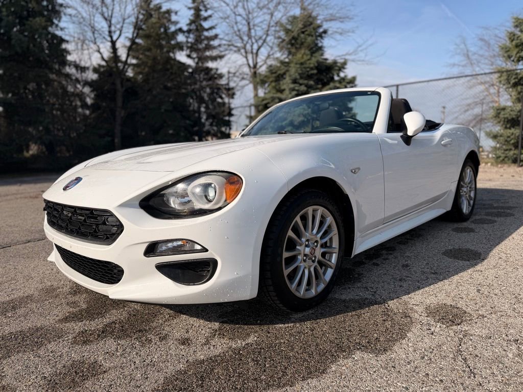 Used 2017 FIAT 124 Spider Classica image 3