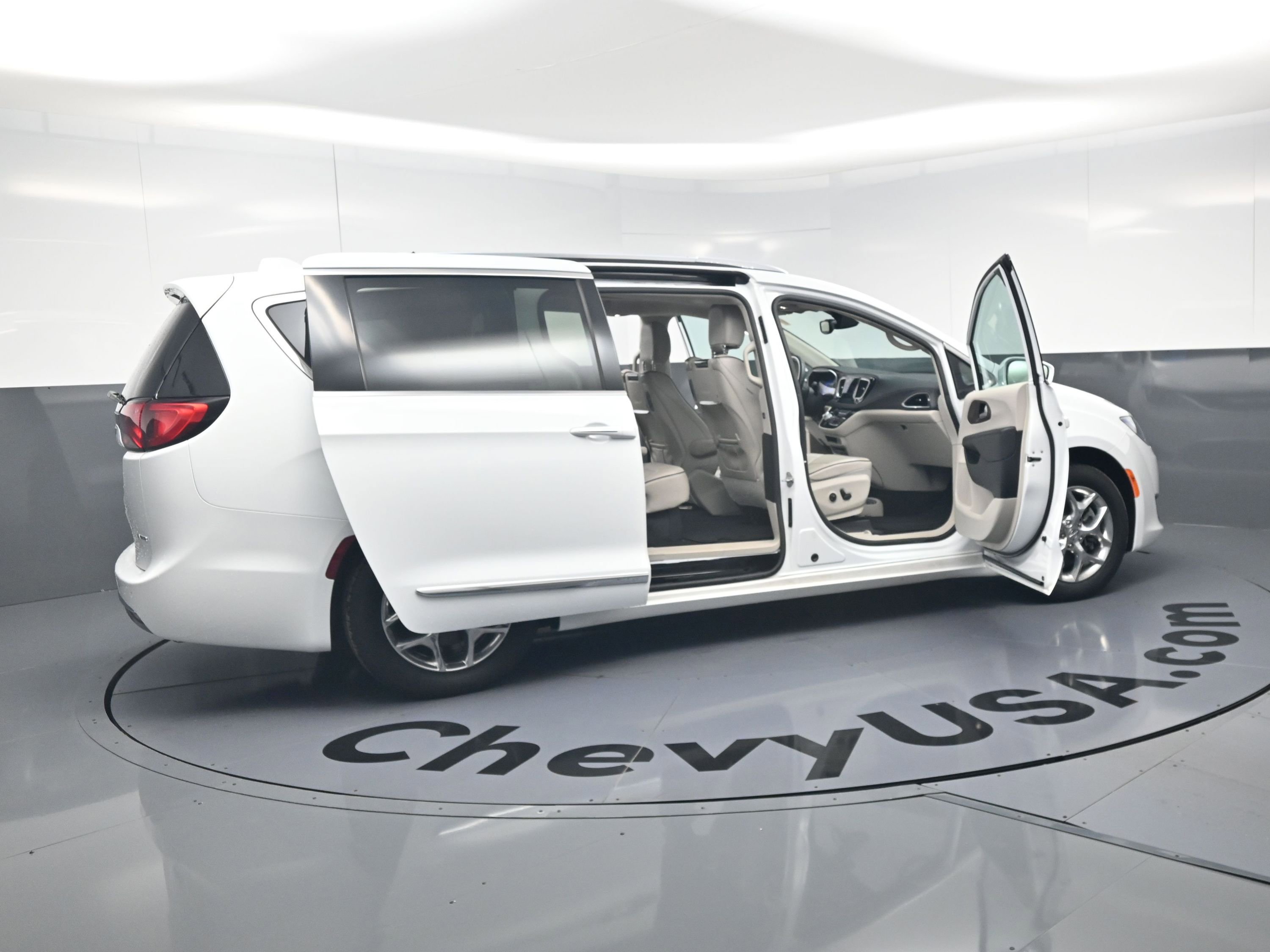 Used 2017 Chrysler Pacifica Limited w/ UConnect Theater Package image 16