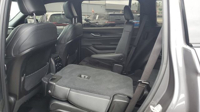 Certified 2023 Jeep Grand Cherokee L Laredo image 25