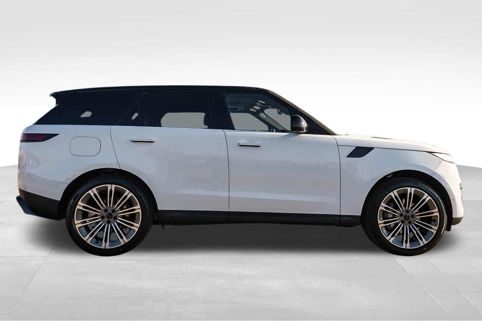 New 2026 Land Rover Range Rover Sport SE image 4