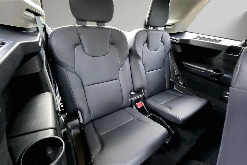 Used 2024 Volvo XC90 B5 Plus AWD/4WD image 27