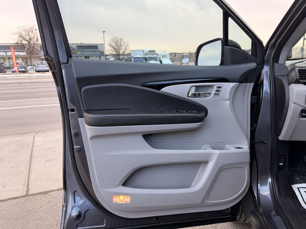 Used 2020 Honda Pilot Touring image 16