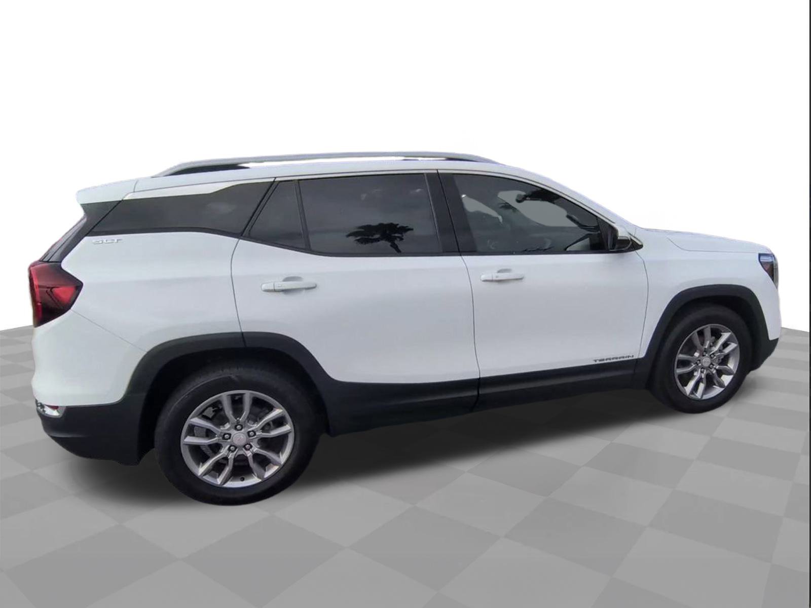 Certified 2022 GMC Terrain SLT w/ Tech Package image 9