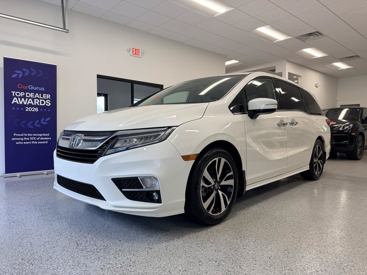Used 2019 Honda Odyssey Elite image 4
