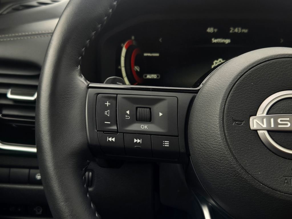 Used 2024 Nissan Rogue SL w/ SL Premium Package image 40