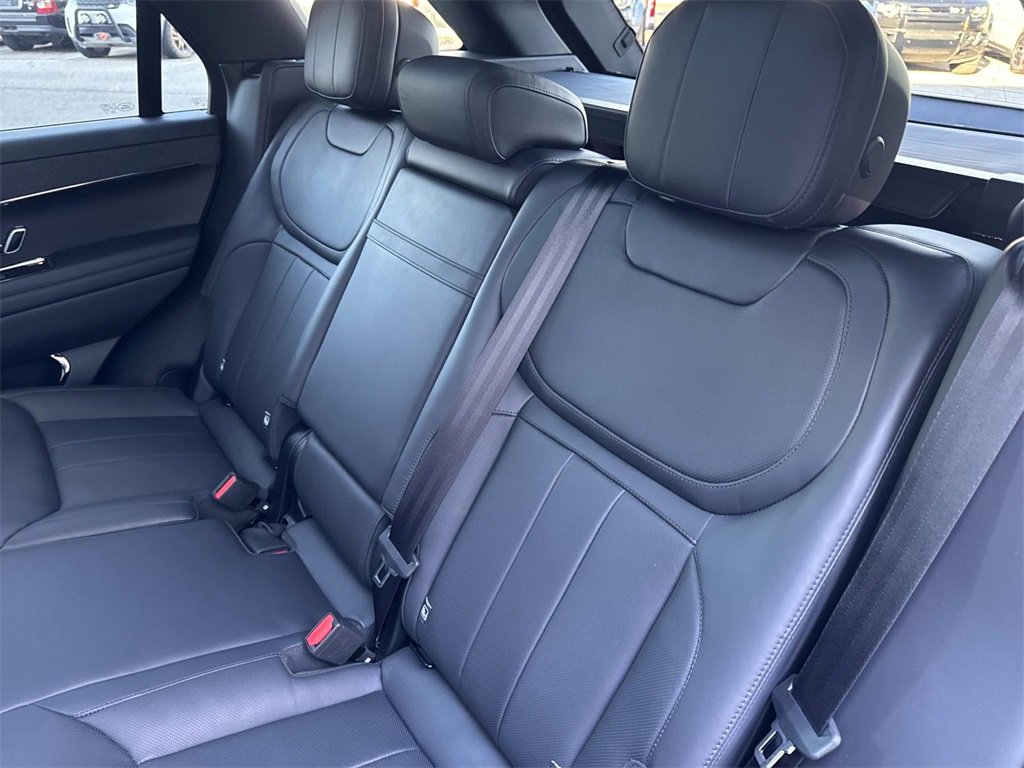 Used 2023 Land Rover Range Rover Sport SE Dynamic image 14