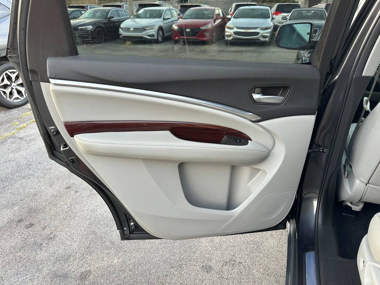 Used 2016 Acura MDX w/ AcuraWatch Plus Package FWD image 26