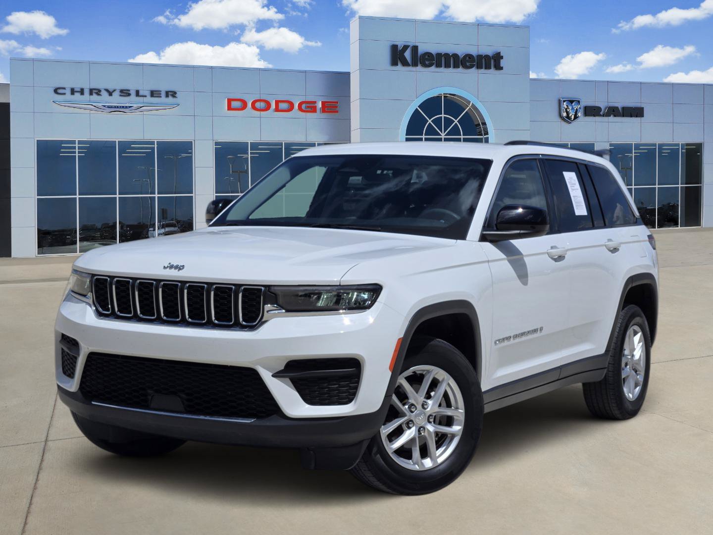 Used 2023 Jeep Grand Cherokee Laredo w/ Luxury Tech Group I