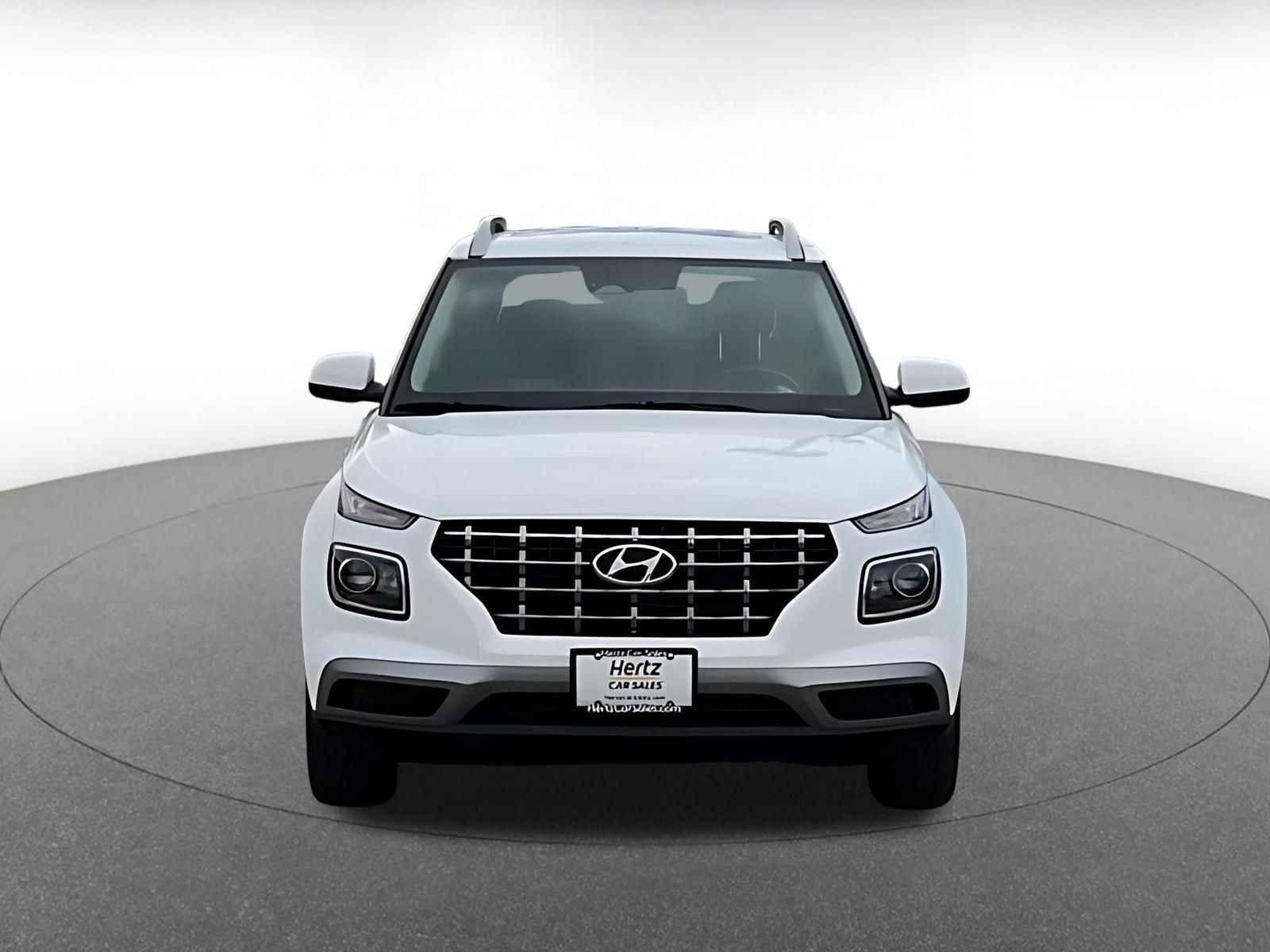 Used 2025 Hyundai Venue SEL image 4